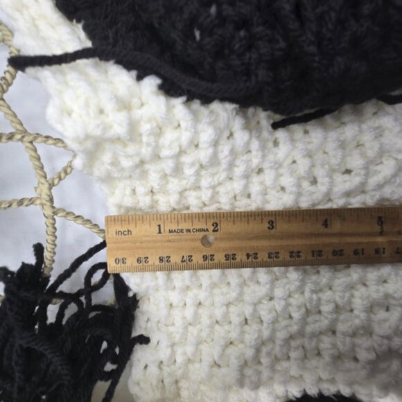 Japanese Chin Breed Puppy Dog Black & White Scarf Crochet Handmade byBren - Picture 7 of 7